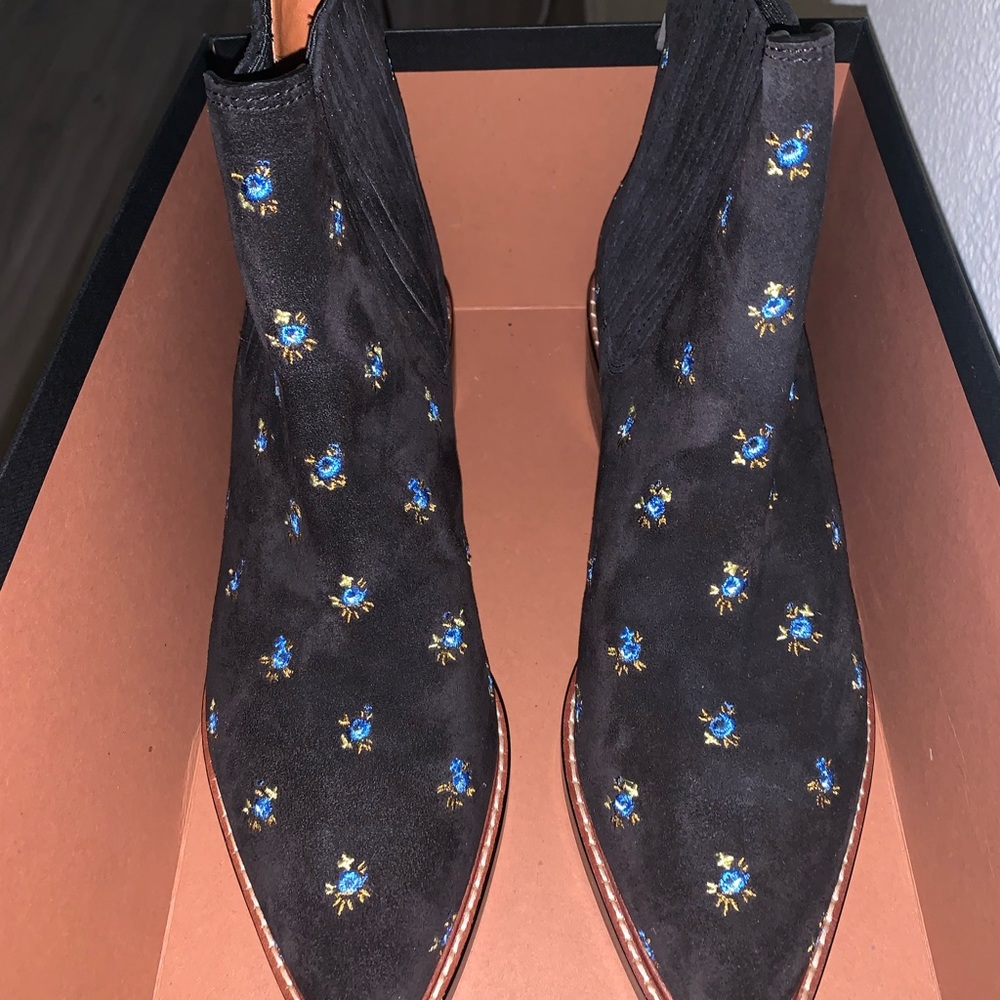 Coach boots
